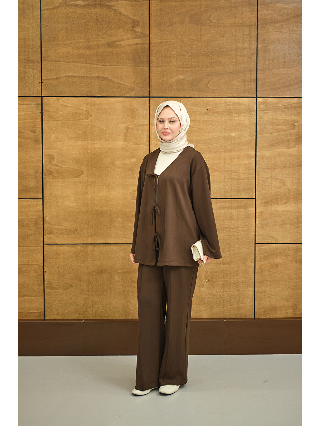 Kadın V Yaka Bağcıklı Regular Viskon Kimono Takım Kahverengi-1