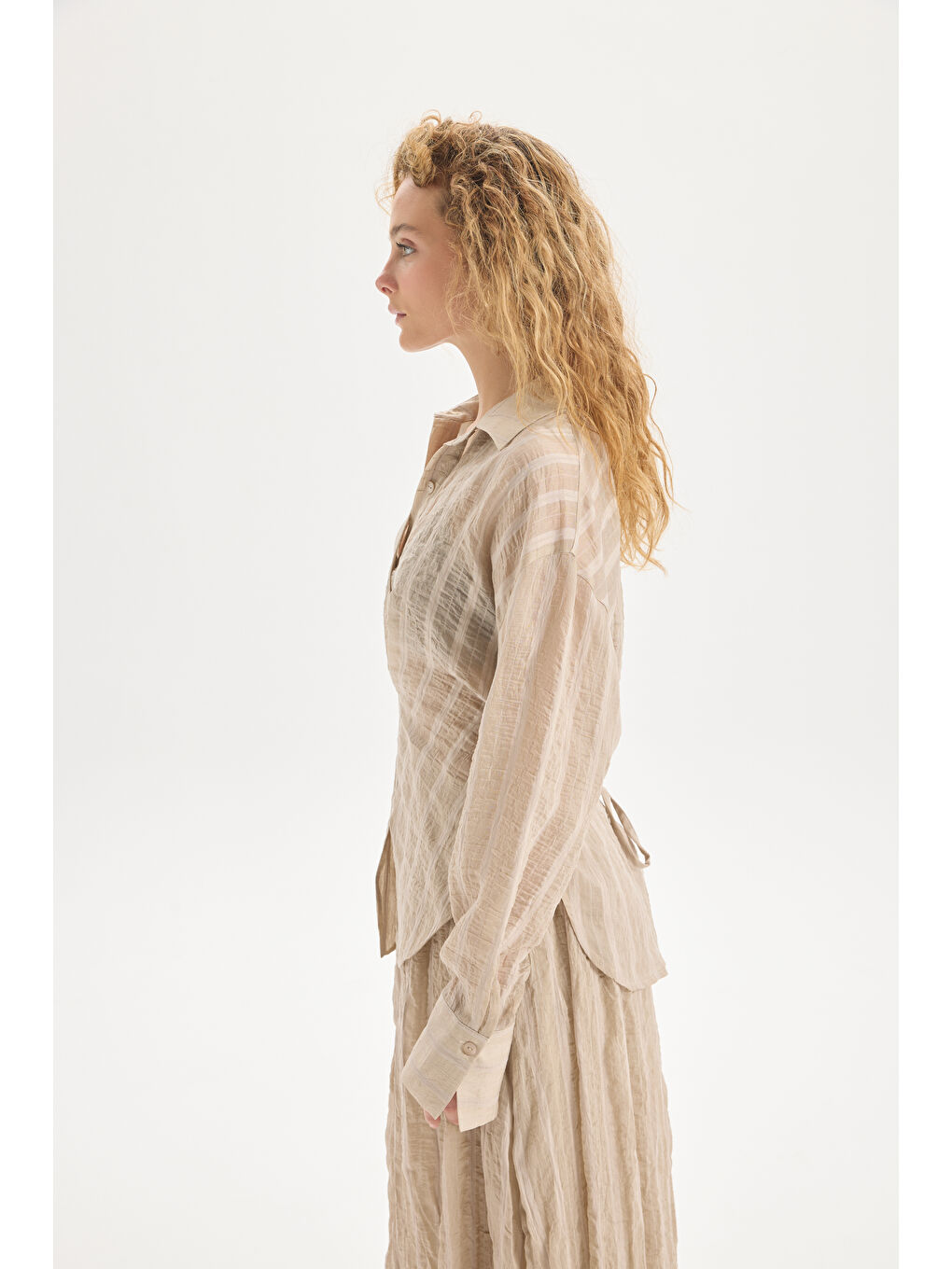 Vesper Üçgen Kesim Bağlamalı Bej Gömlek-3