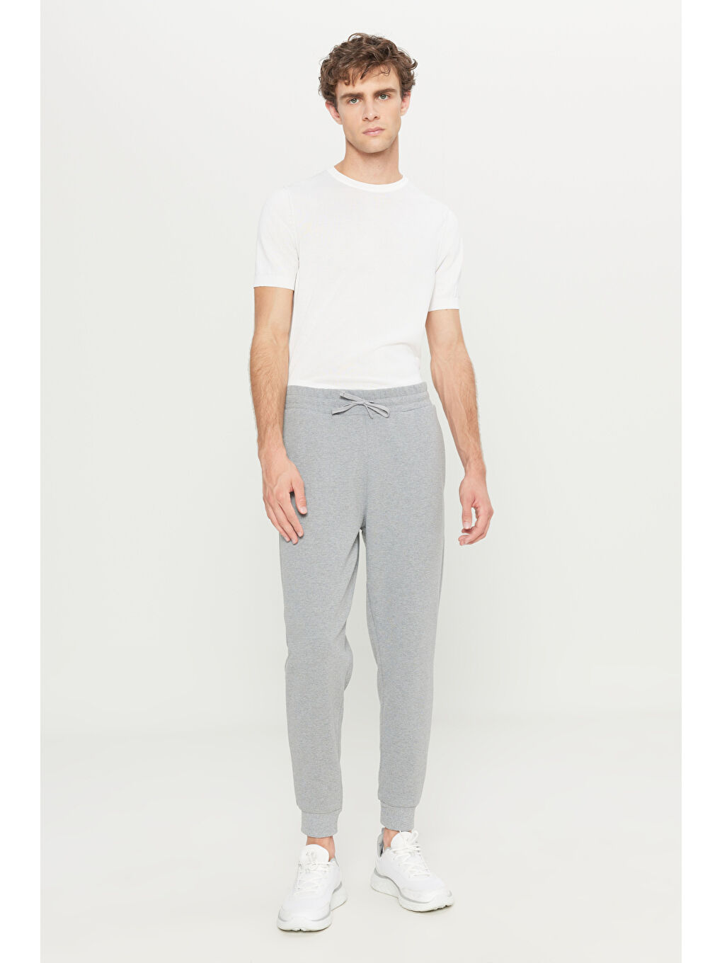 Erkek Gri Melanj Pamuklu Standart Fit Beli Bağlamalı Desenli Yan Cepli Eşofman Altı-2