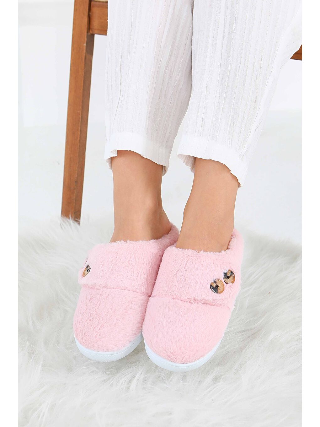 Pembe Kadın Pudra Düğmeli Düz Ev Terliği - 27777-PUDRA