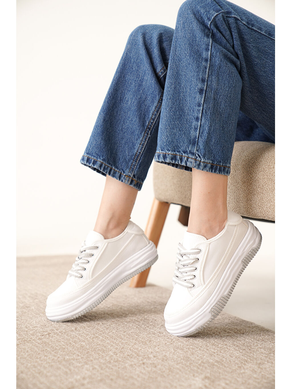 Beyaz D094 Kadın Sneaker Yüksek Taban Bağcıklı Bez Spor Ayakkabı-1