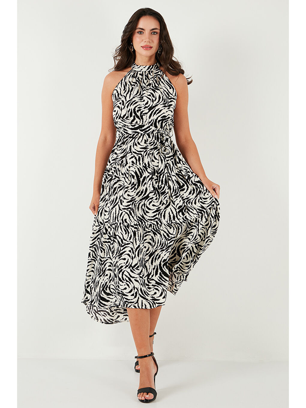 Siyah Desenli Regular Fit Halter Yaka Kemerli Midi Boy Kadın Elbise 6772030-2