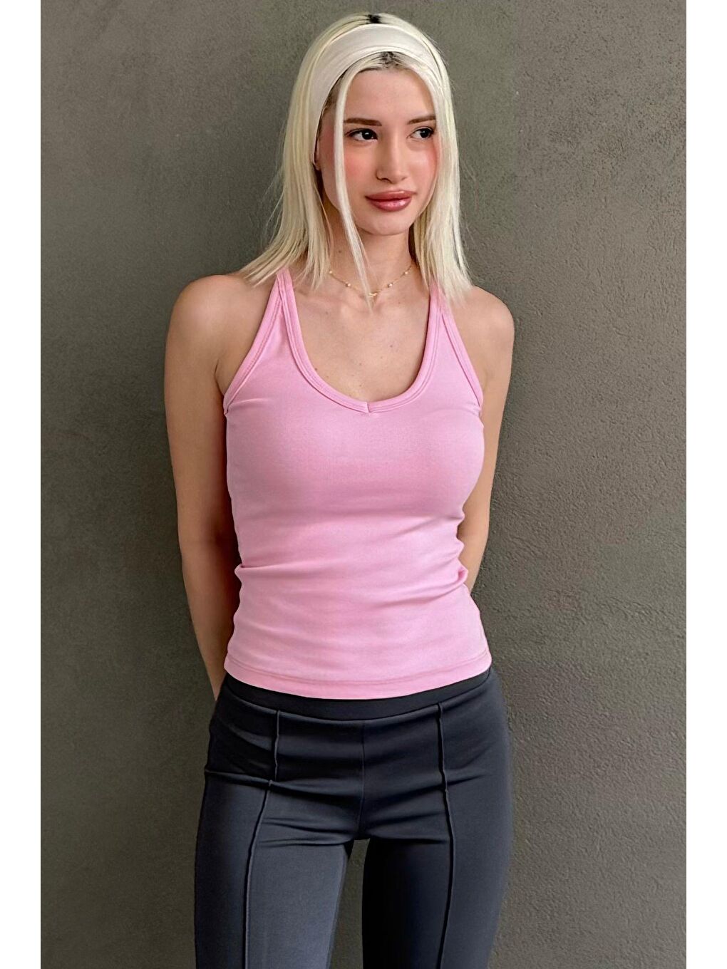 Pembe Basic Vücuda Oturan Kolsuz Kadın Atlet Mg2639-2