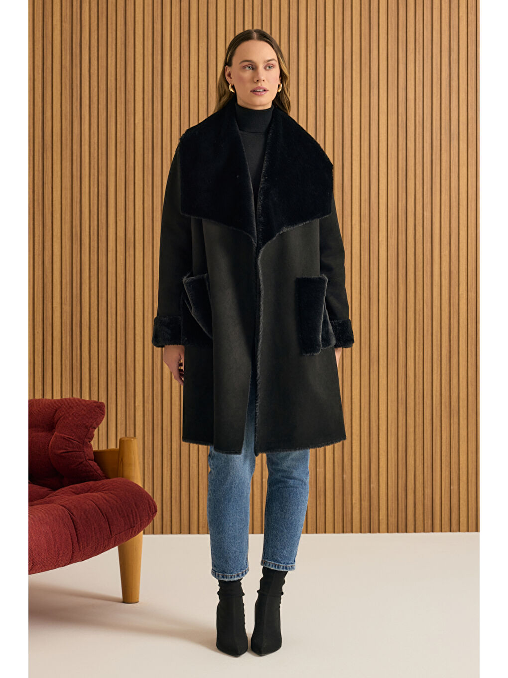 Siyah İçi Kapitone Kürk Mont-1