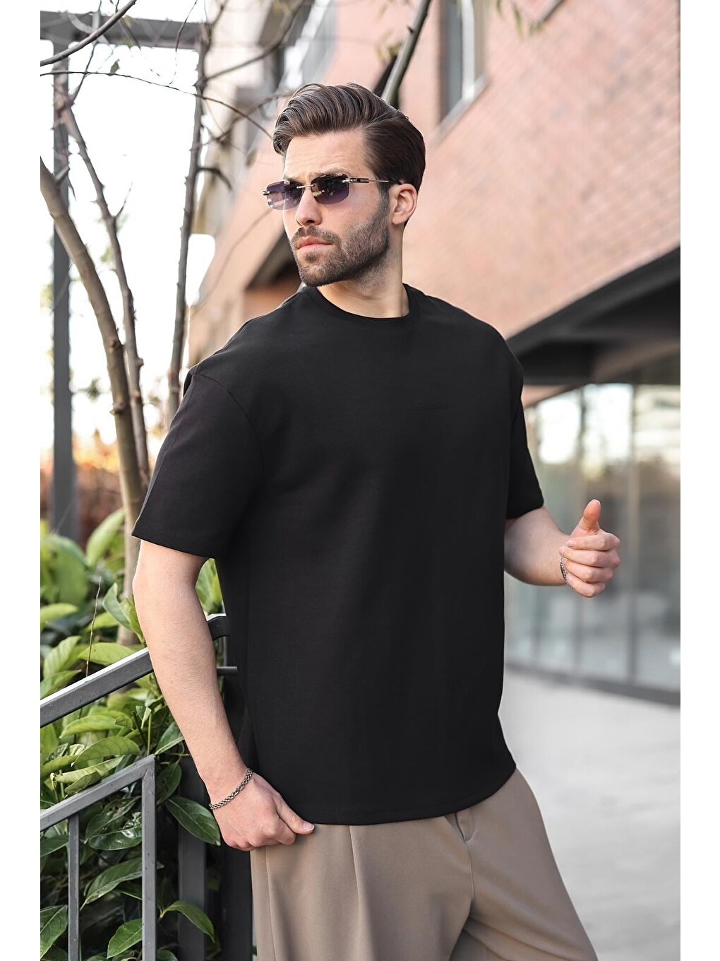 Siyah Bisiklet Yaka Oversize Erkek Tişört E7176-1
