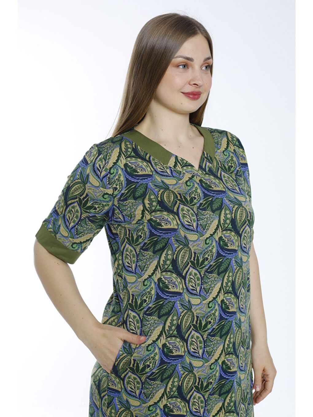 Yeşil desenli büyük beden kısa kollu cepli elbise-1