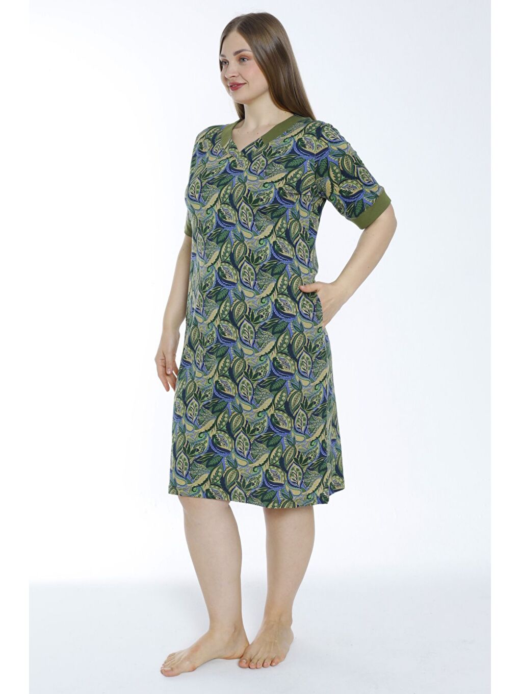 Yeşil desenli büyük beden kısa kollu cepli elbise-2