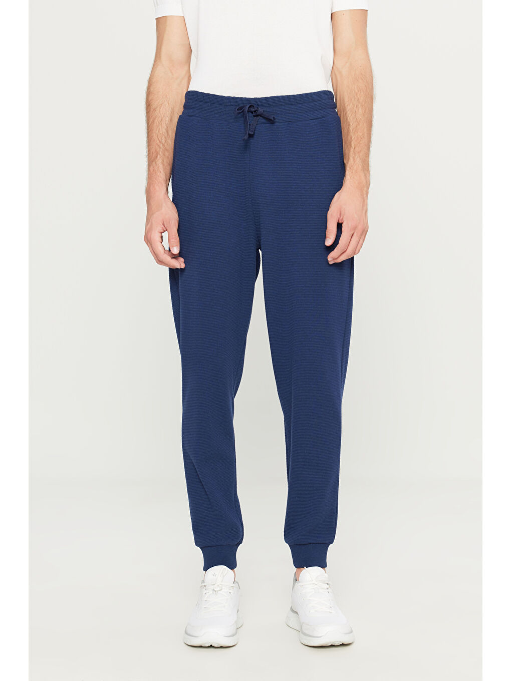 Erkek Lacivert Pamuklu Standart Fit Beli Bağlamalı Desenli Yan Cepli Eşofman Altı