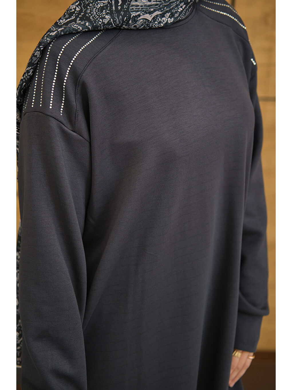 Kadın Bisiklet Yaka Omuz Taş Detay Regular Viskon Tunik Antrasit-3