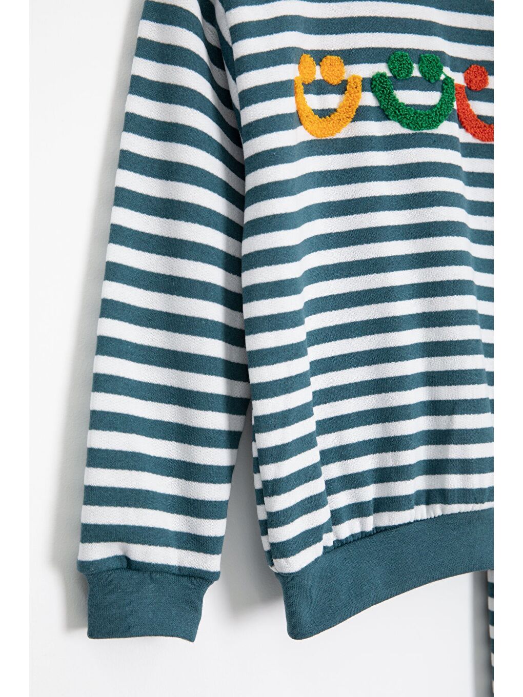 İndigo Erkek Çocuk Gülenyüz Nakışlı Çizgili Şardonlu Takım 23323-2