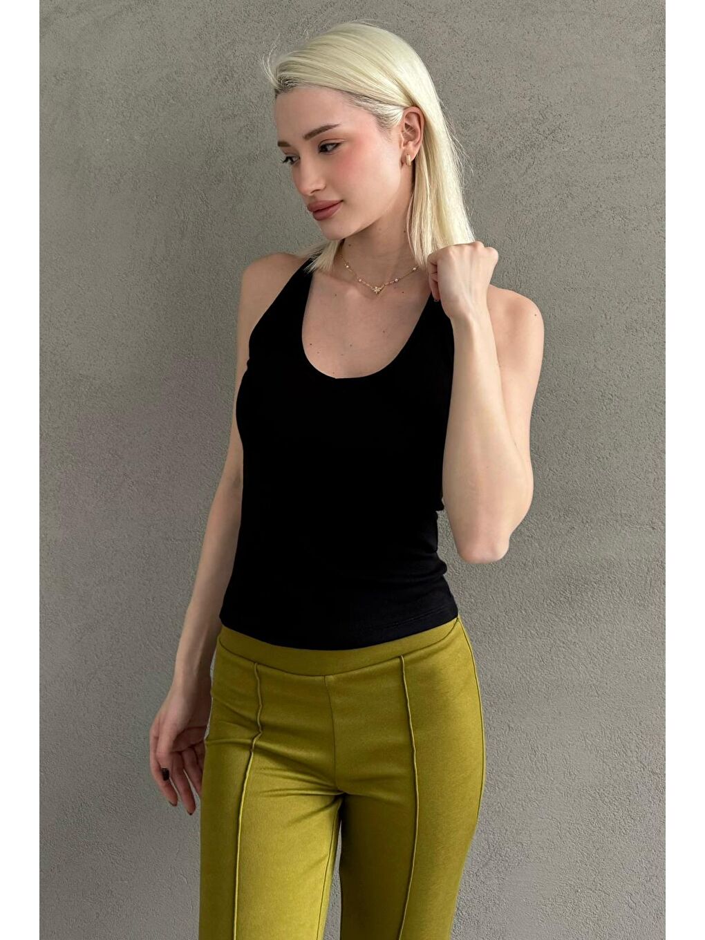 Siyah Basic Vücuda Oturan Kolsuz Kadın Atlet Mg2639-3