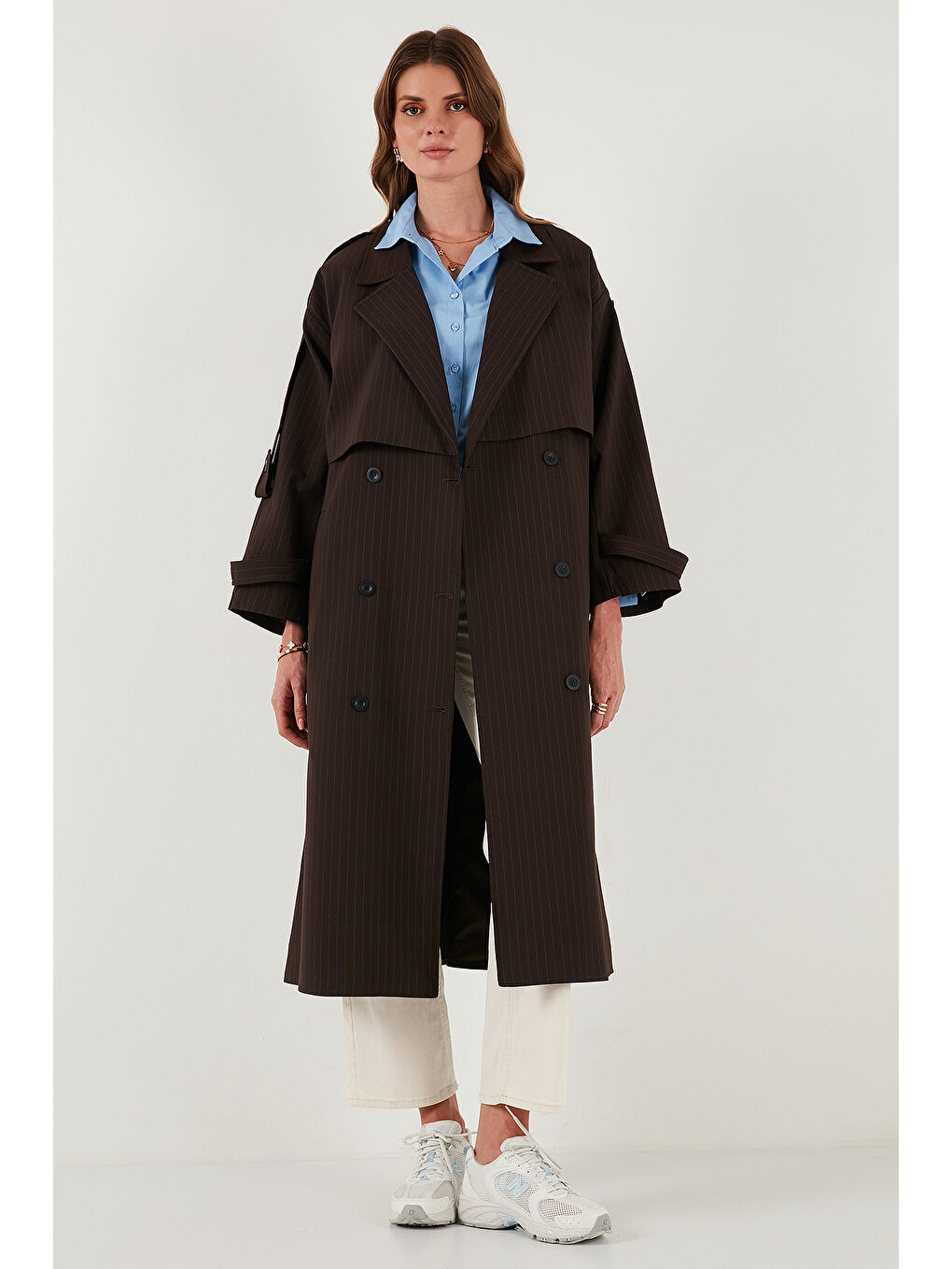 Kahverengi Çizgili Oversize Kruvaze Yaka Kuşaklı Uzun Trençkot 6839583-4
