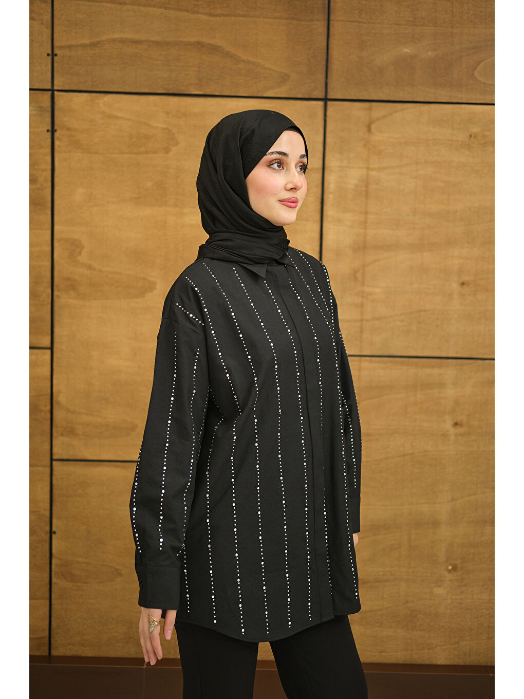 Kadın Gizli Düğmeli Ön taş Detay Regular Poplin Gömlek Siyah-2