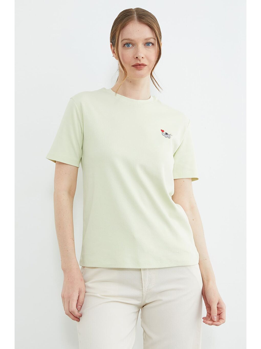 Yeşil Fil Nakışlı Bisiklet Yaka Tişört-1