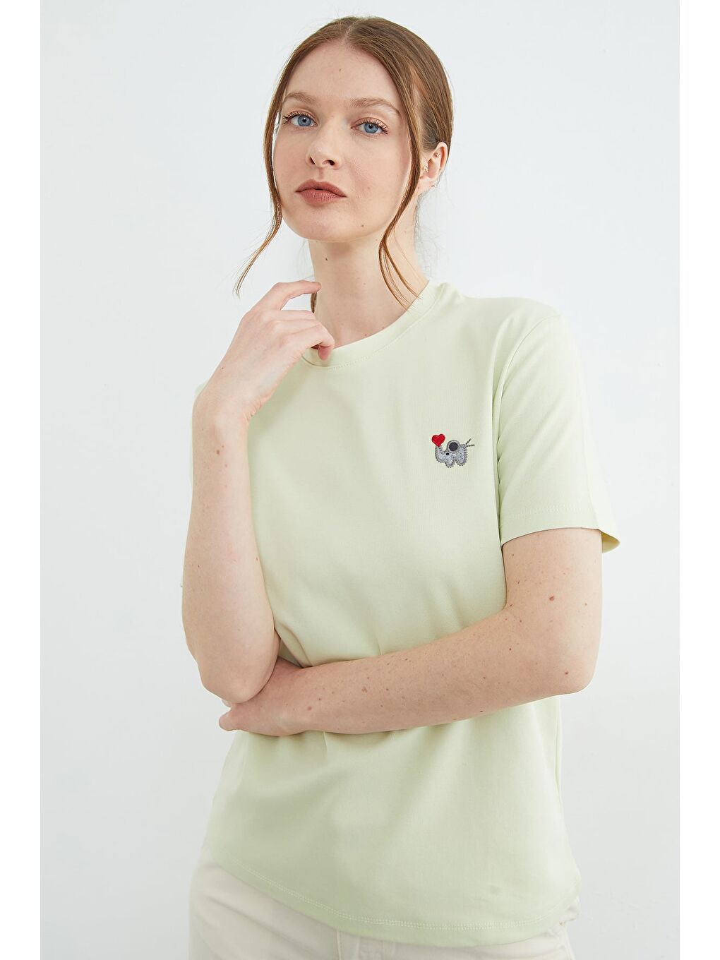 Yeşil Fil Nakışlı Bisiklet Yaka Tişört-4