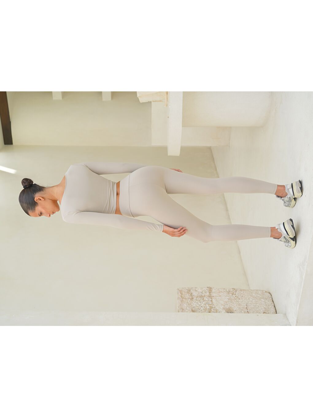 Bej Gaia Uzun Kollu Çapraz Detay Taş Crop-1