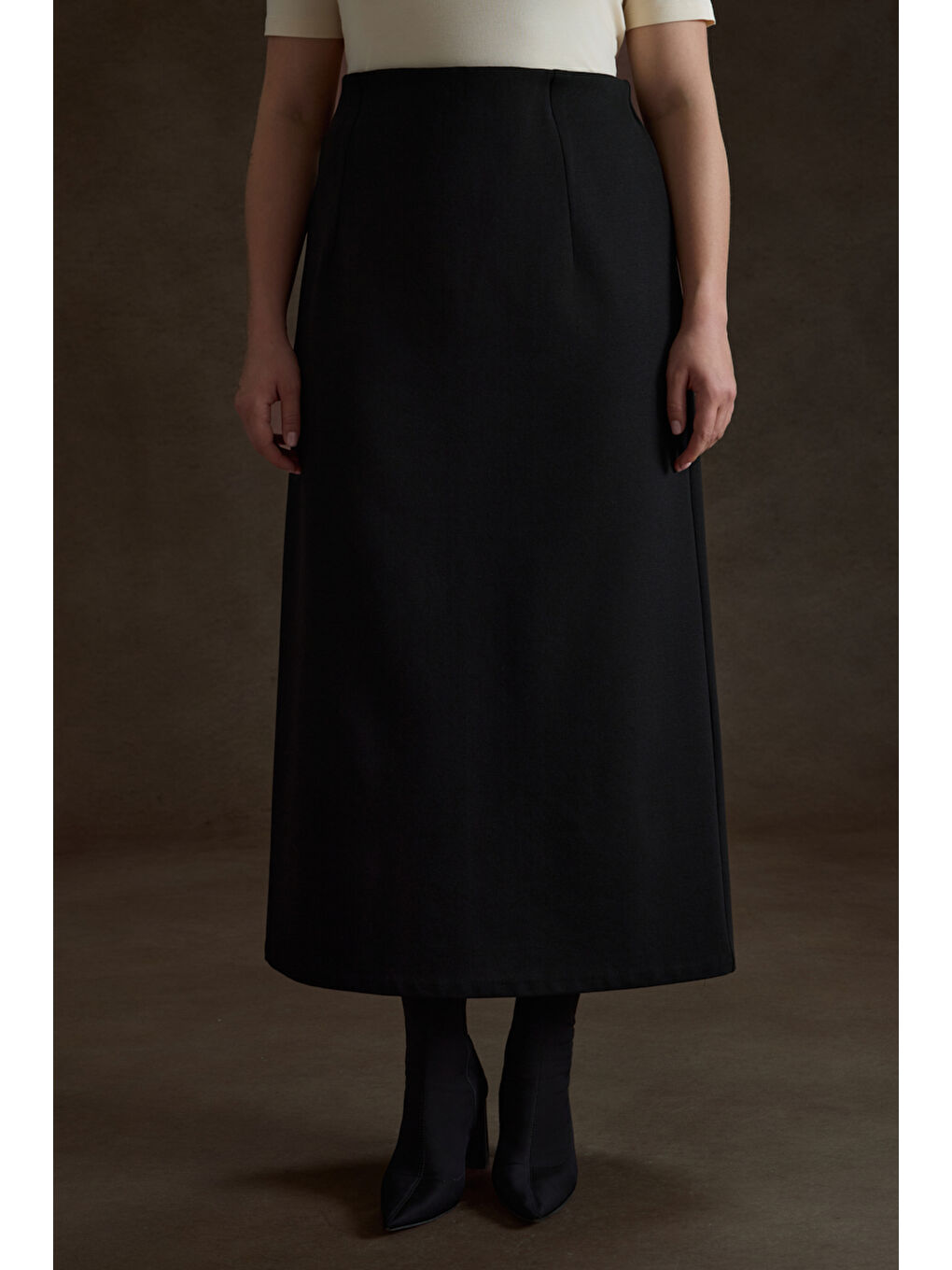 Siyah Beli Lastikli Viscon Örme Etek-1