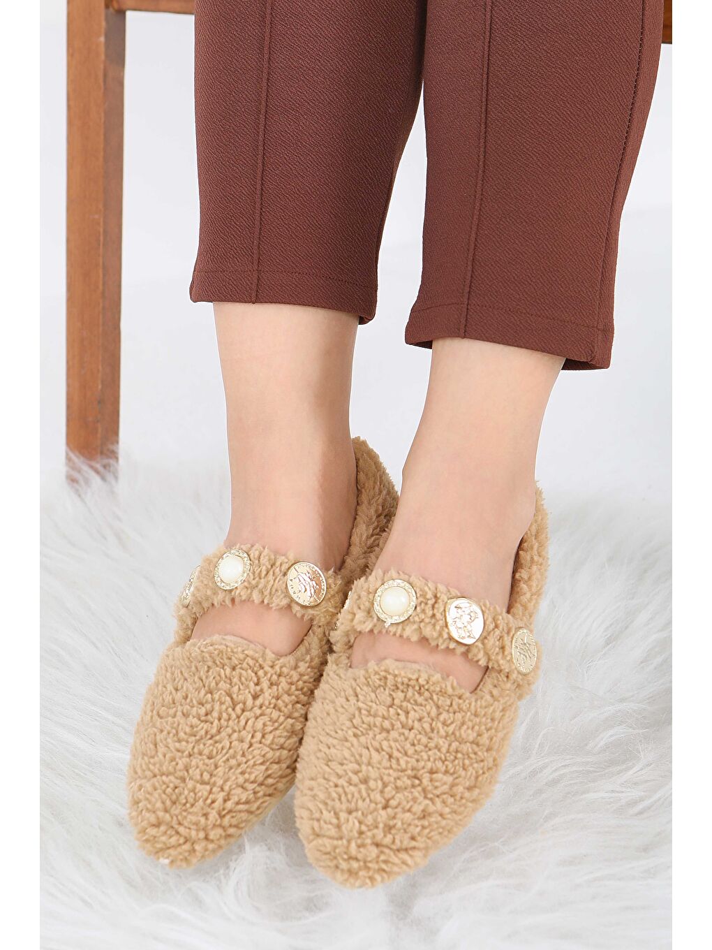 Bej Kadın Vizon İnci Ve Tuğra Detaylı Pelüş Babet - 27911-VIZON-2