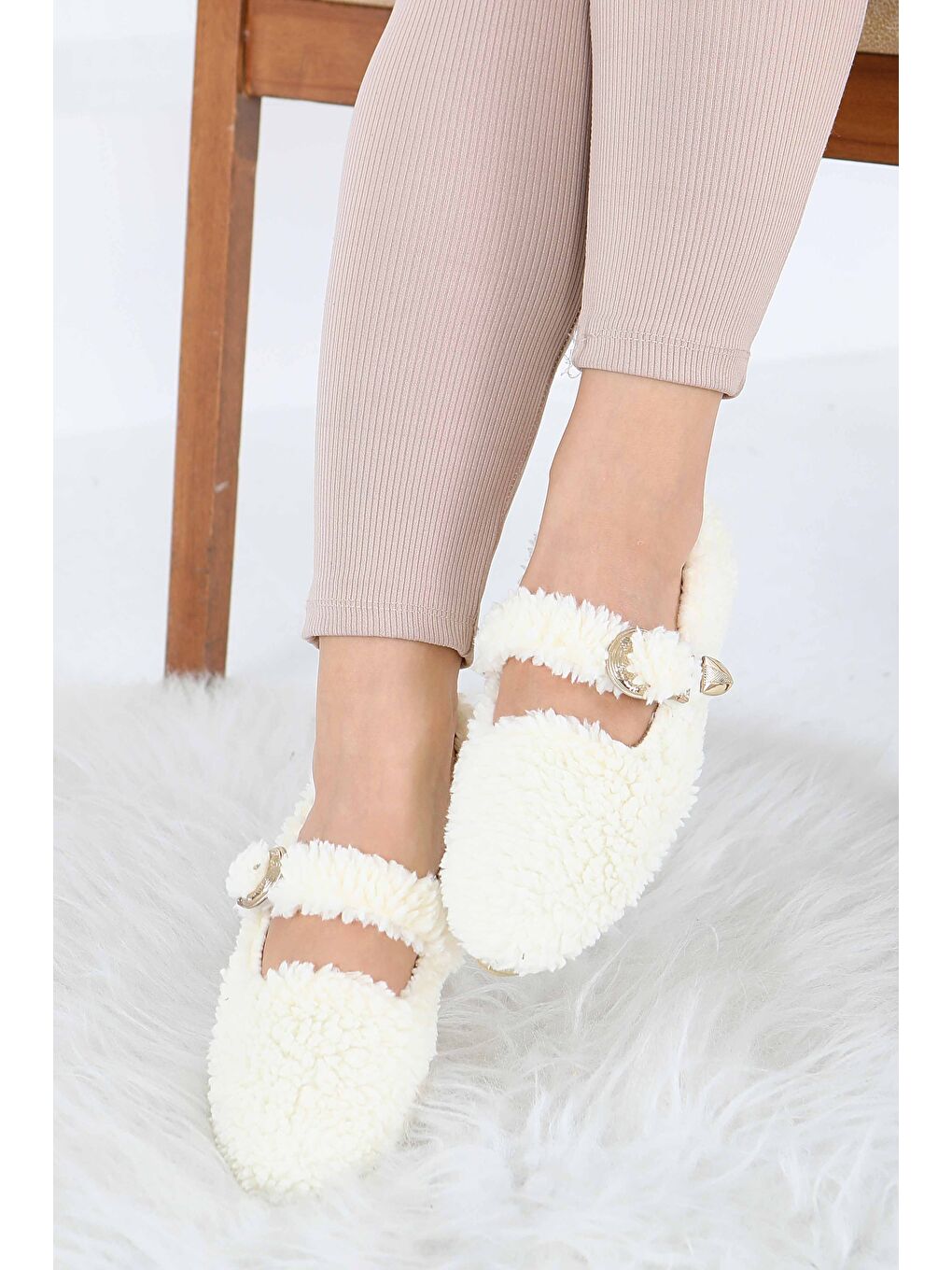 Kadın Ekru Kemer Detaylı Pelüş Babet - 27910-EKRU-2