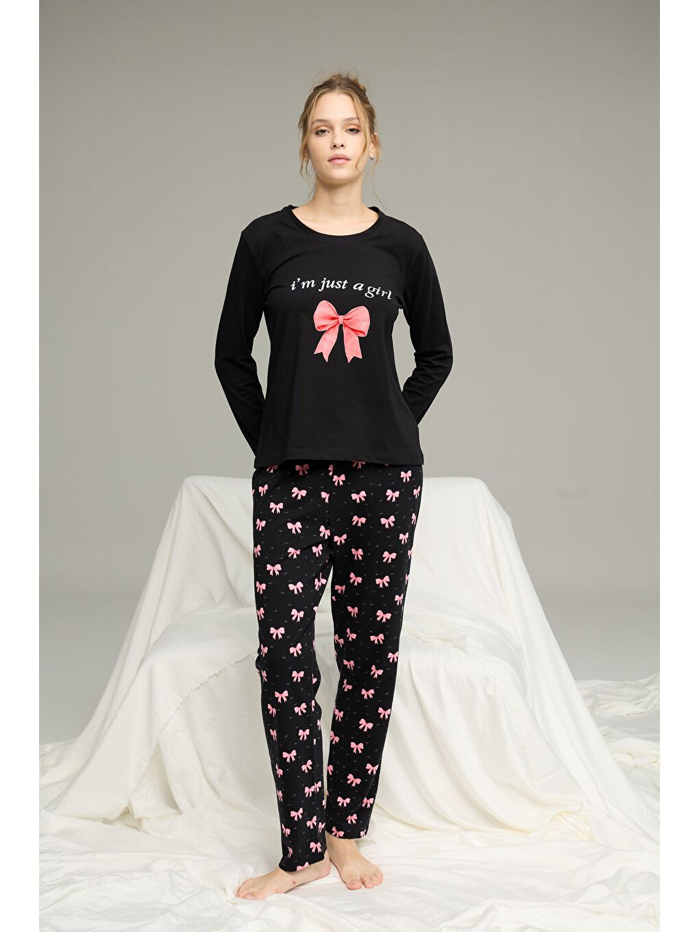 Siyah Kurdele Desenli Örme Pamuklu Pijama Takım25240192-1