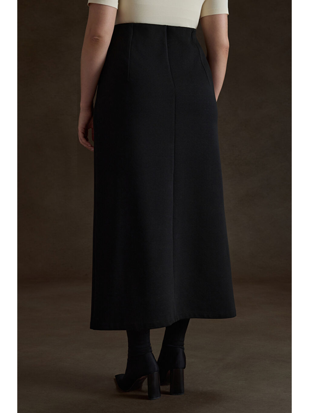 Siyah Beli Lastikli Viscon Örme Etek-4