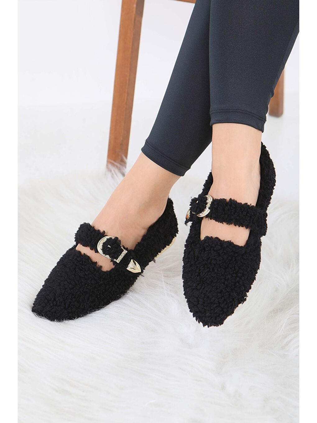 Kadın Siyah Kemer Detaylı Pelüş Babet - 27910-SIYAH