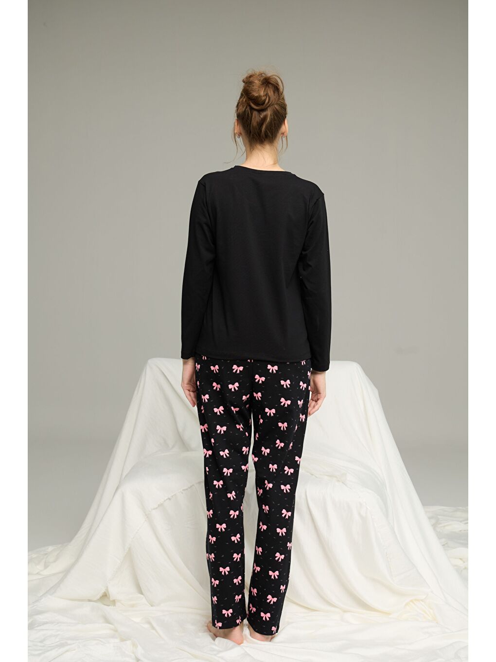 Siyah Kurdele Desenli Örme Pamuklu Pijama Takım25240192-2