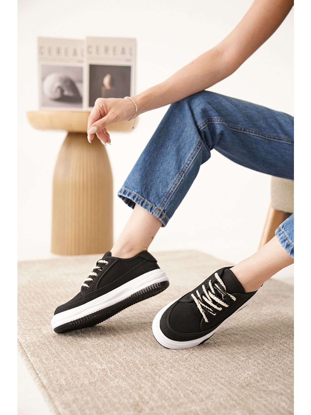 Siyah D094 Kadın Sneaker Yüksek Taban Bağcıklı Bez Spor Ayakkabı-2