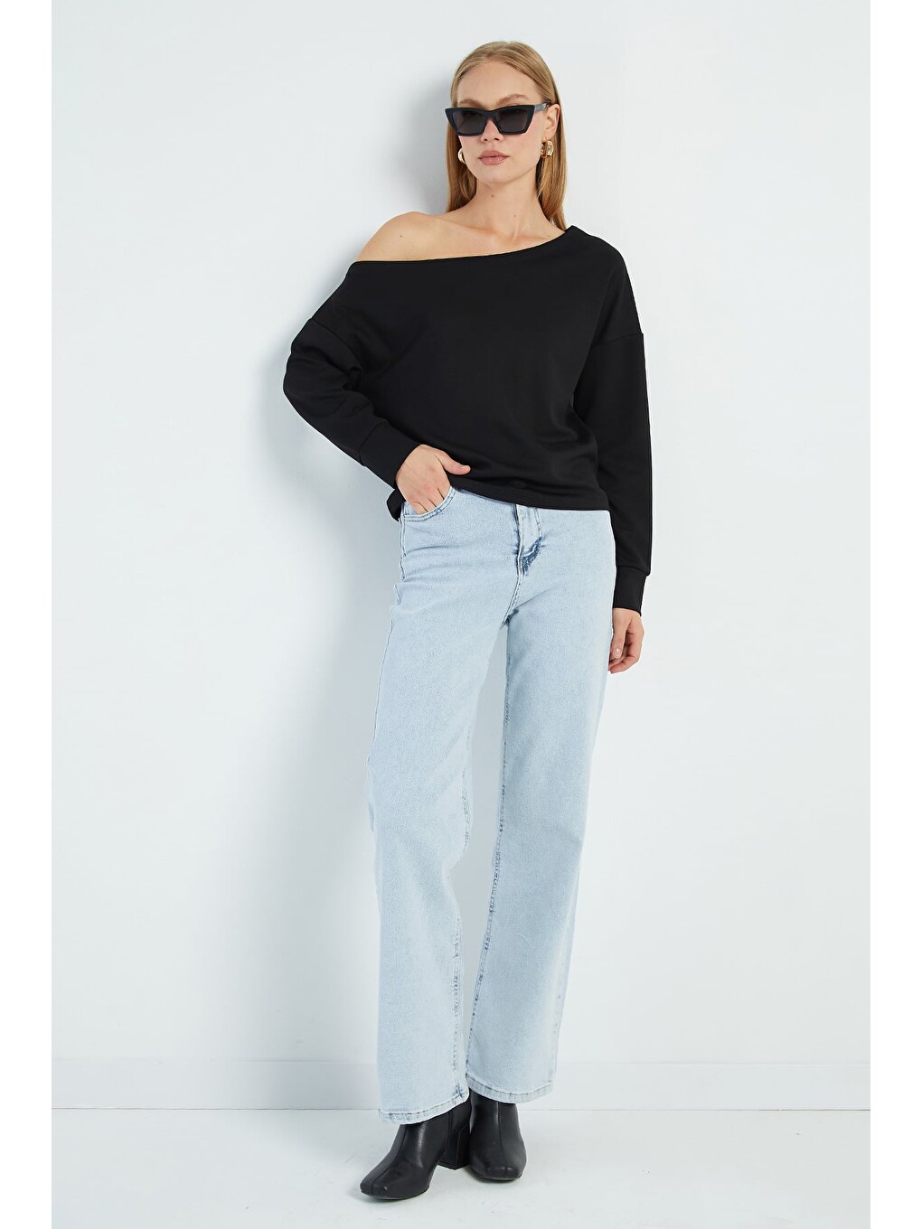Siyah Basic Kayık Yaka Modal Sweatshirt-3
