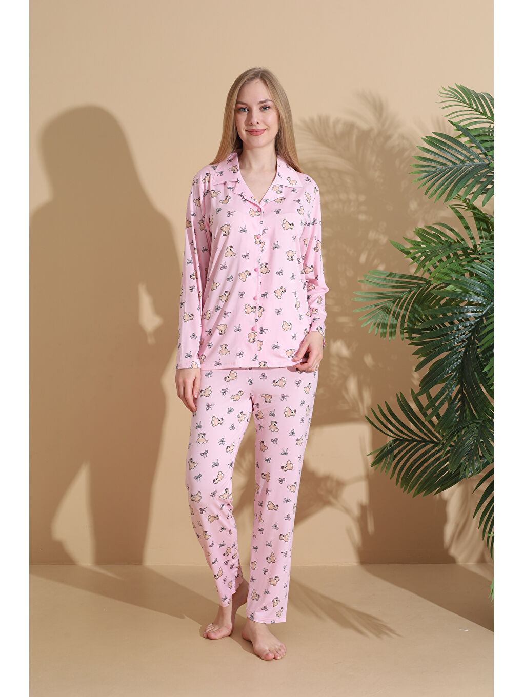 Pembe Ayıcık Desenli Milan Kumaş Önden Düğmeli Uzun Kollu Kadın Pijama Takımı 1042-1