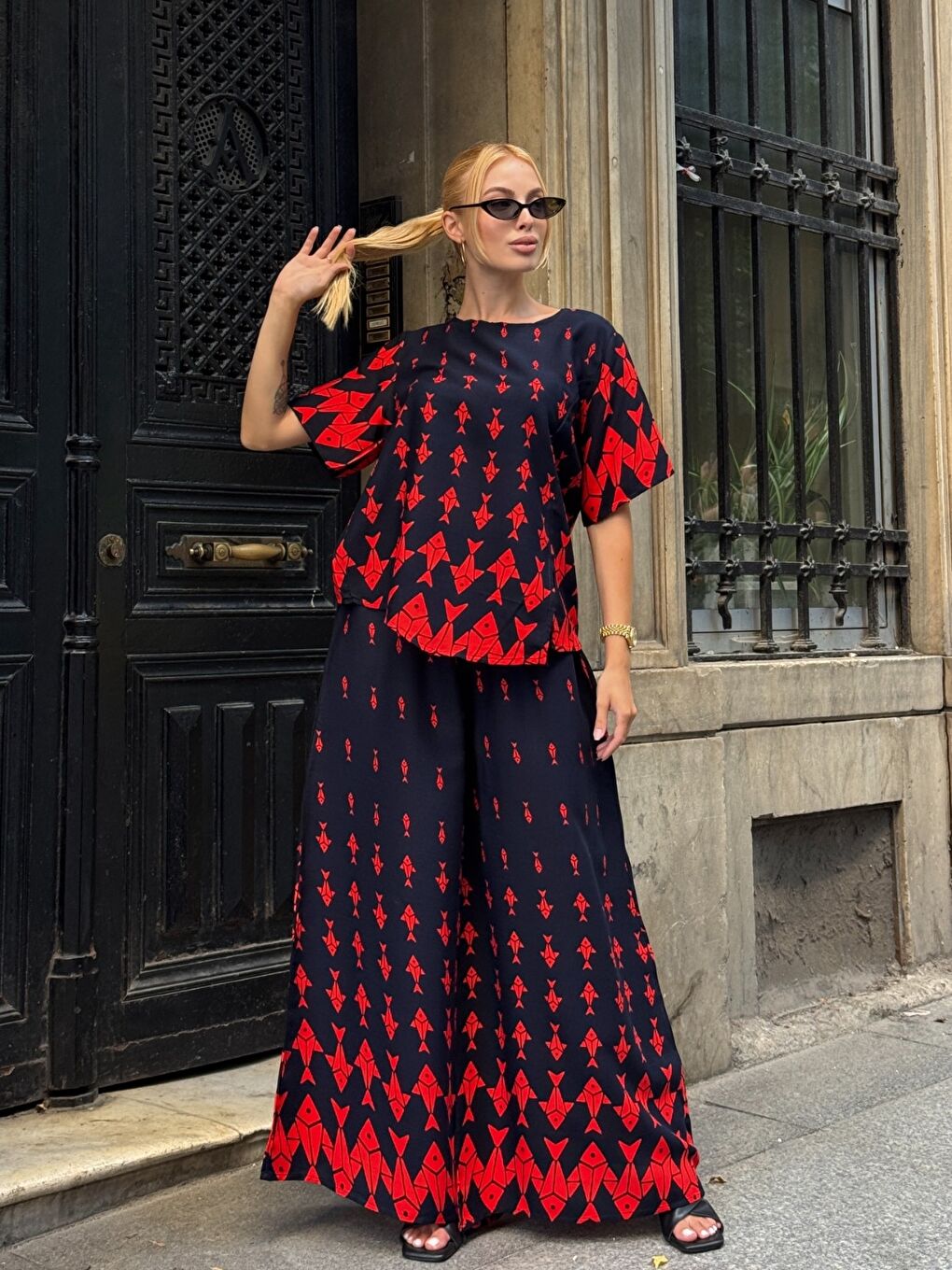 Lacivert Viskon Kumaş Desenli Bol Paça Alt Üst Takım