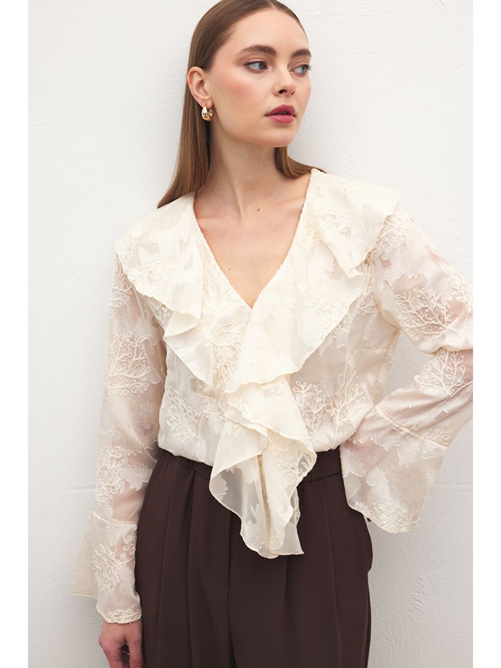 Fırfır Detaylı Nakışlı Gömlek - Bej-2