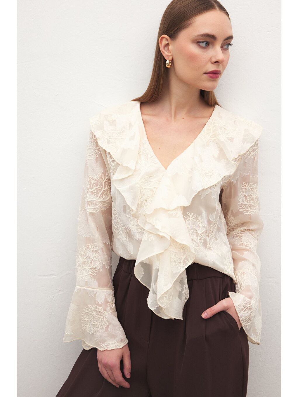 Fırfır Detaylı Nakışlı Gömlek - Bej-3