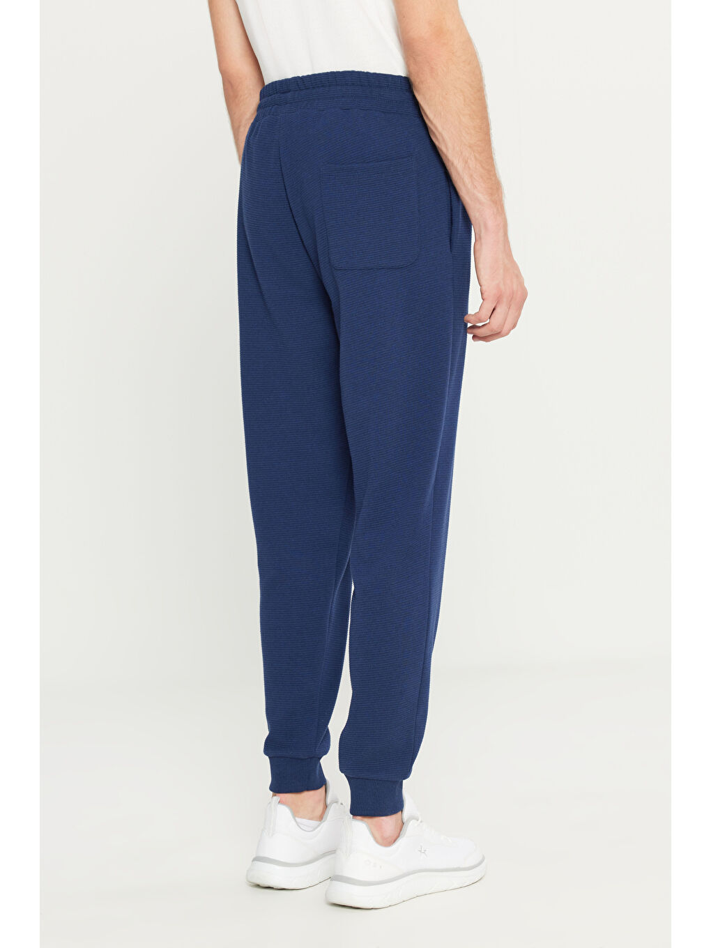 Erkek Lacivert Pamuklu Standart Fit Beli Bağlamalı Desenli Yan Cepli Eşofman Altı-4