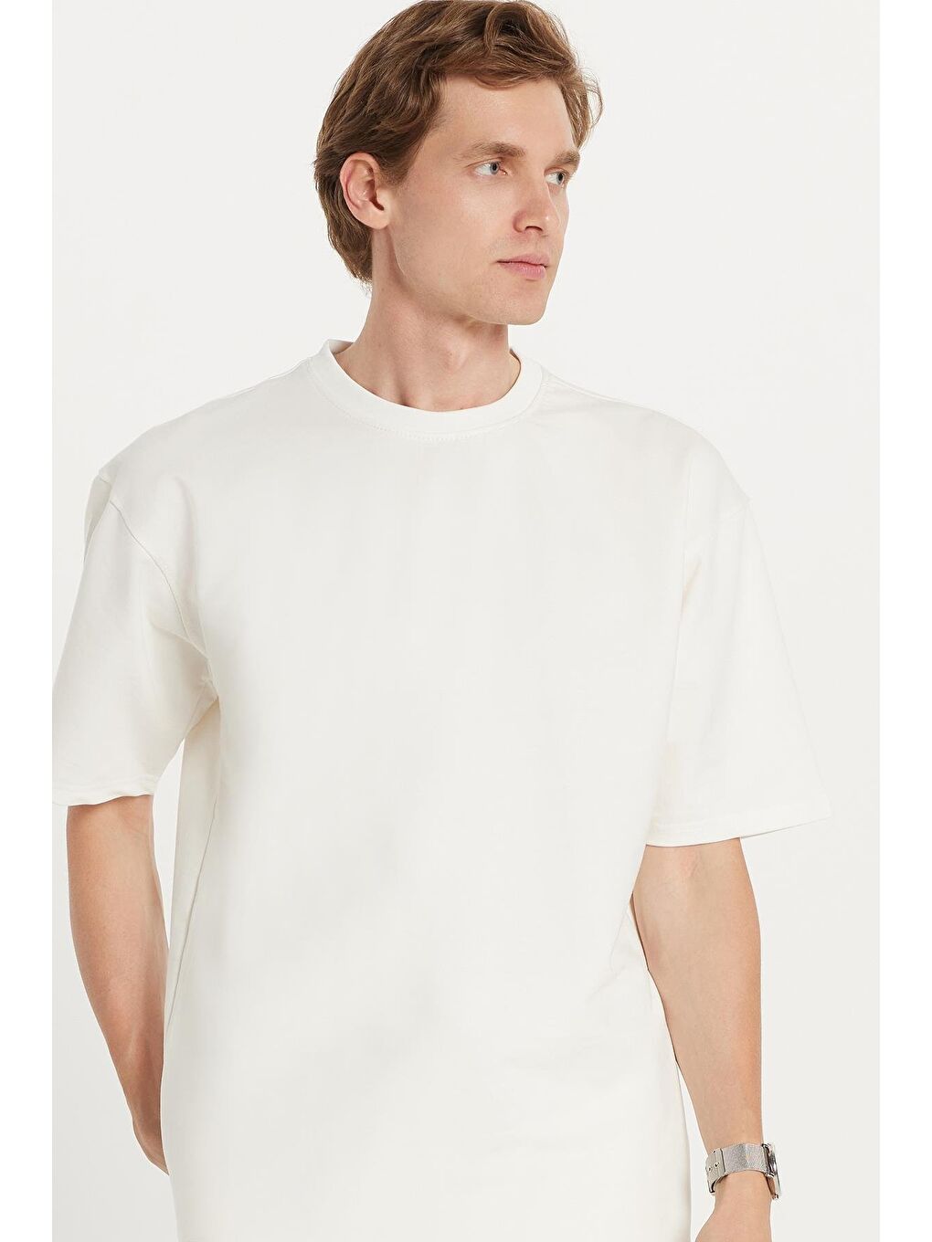 Erkek Standart Fit Normal Kesim Pamuklu Bisiklet Yaka Beli Bağcıklı Beyaz Şort Takım-1