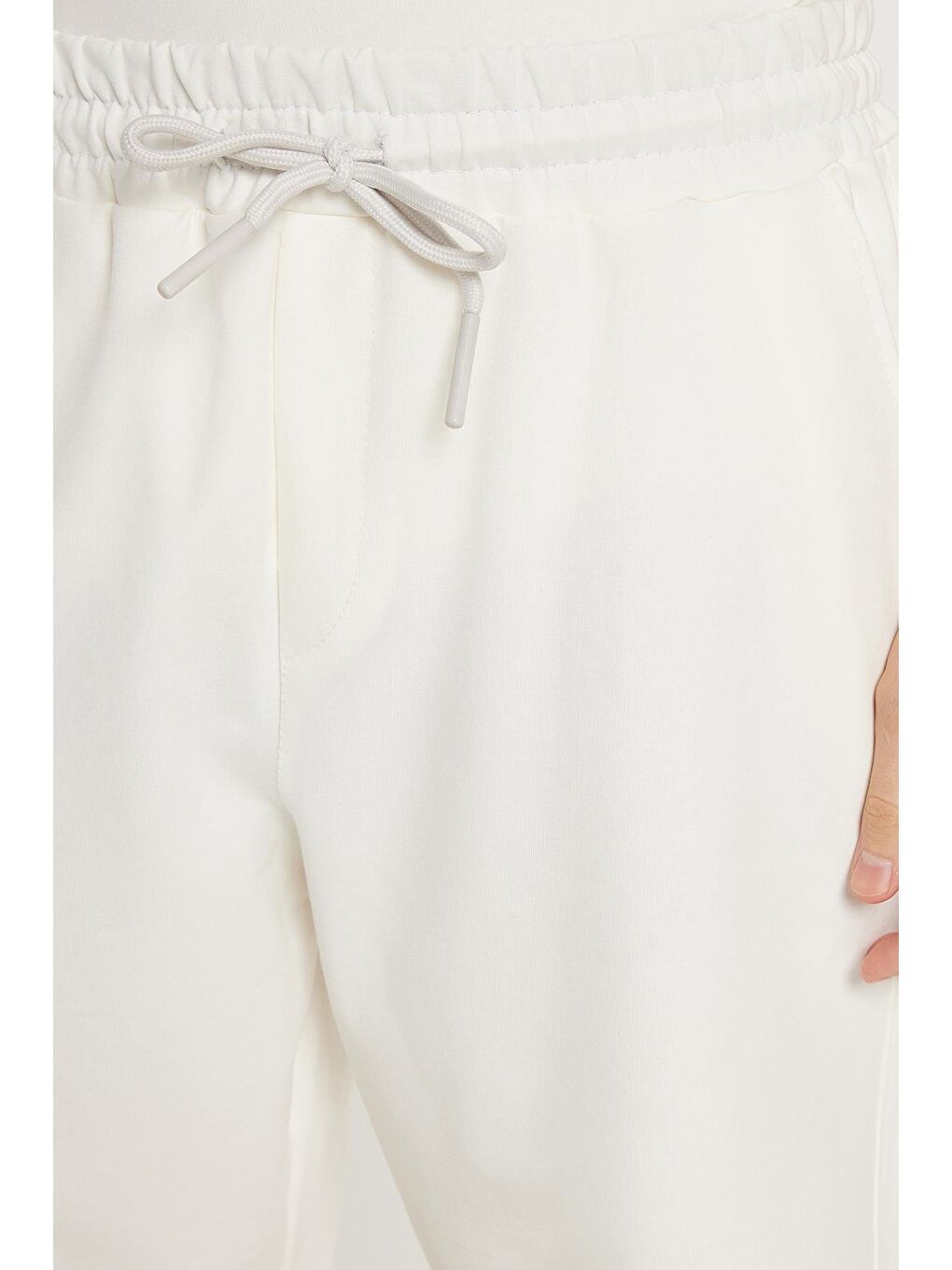 Erkek Standart Fit Normal Kesim Pamuklu Bisiklet Yaka Beli Bağcıklı Beyaz Şort Takım-2