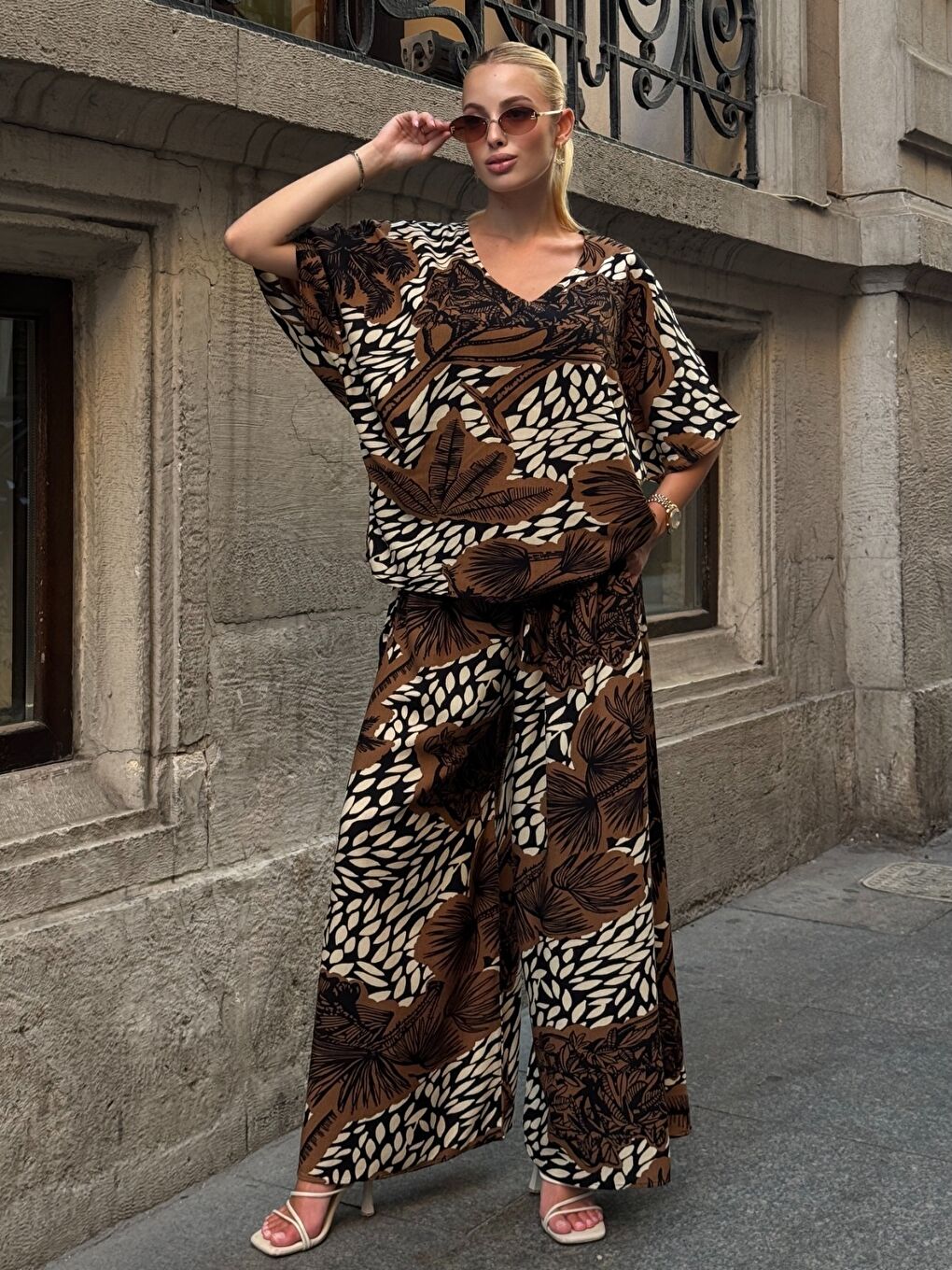 Kahverengi V Yaka Viskon Kumaş Bol Paça Alt Üst Takım-1