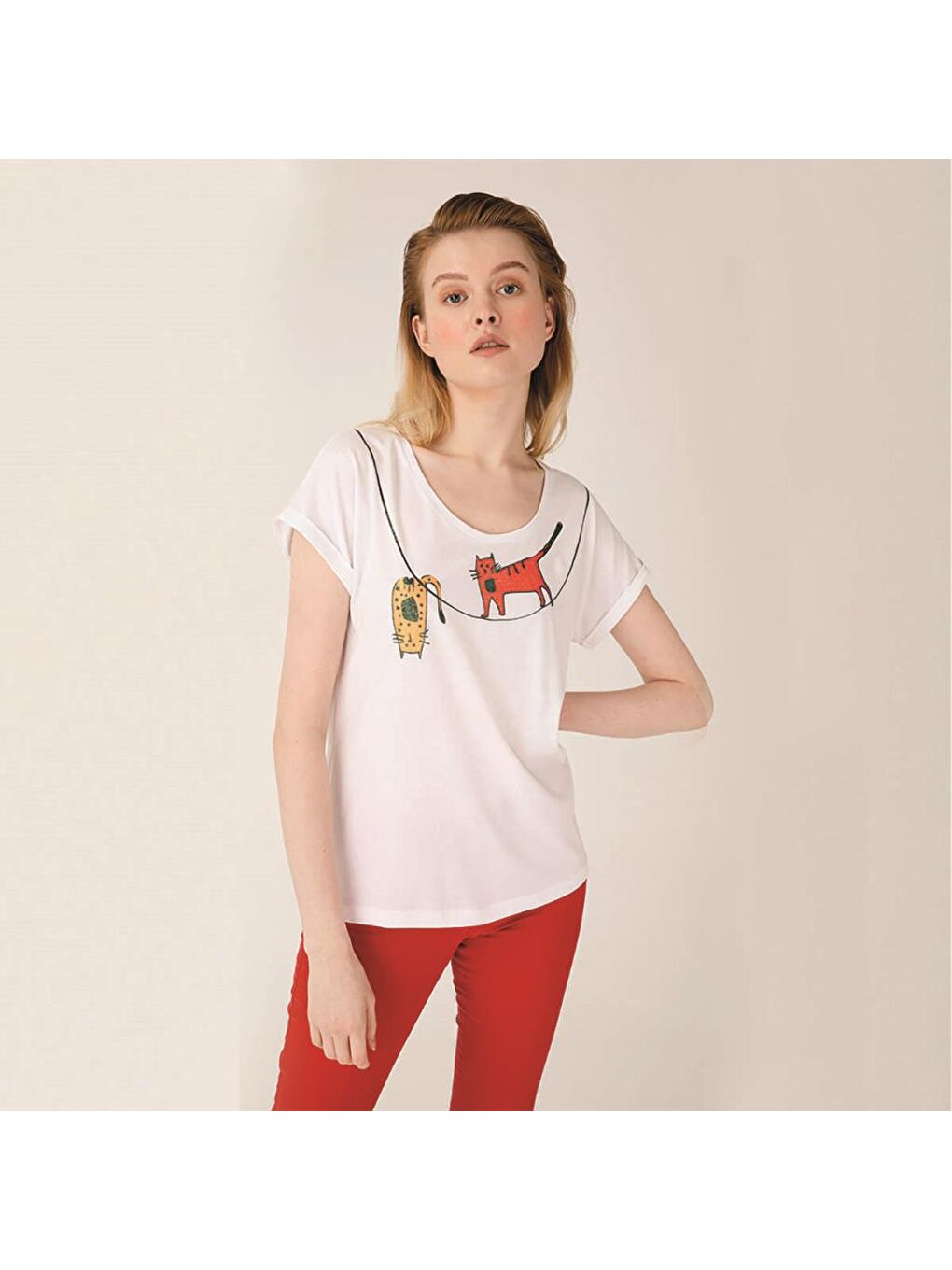 Beyaz Cambaz Kedi T-Shirt-4
