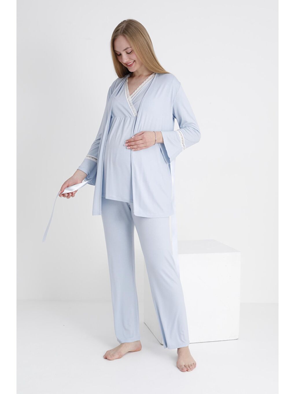 Bebe Mavisi Dantel Şeritli V Yaka Sabahlıklı Hamile ve Lohusa Pijama Takımı-1