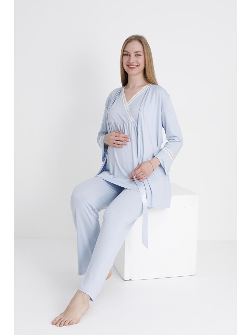 Bebe Mavisi Dantel Şeritli V Yaka Sabahlıklı Hamile ve Lohusa Pijama Takımı-3