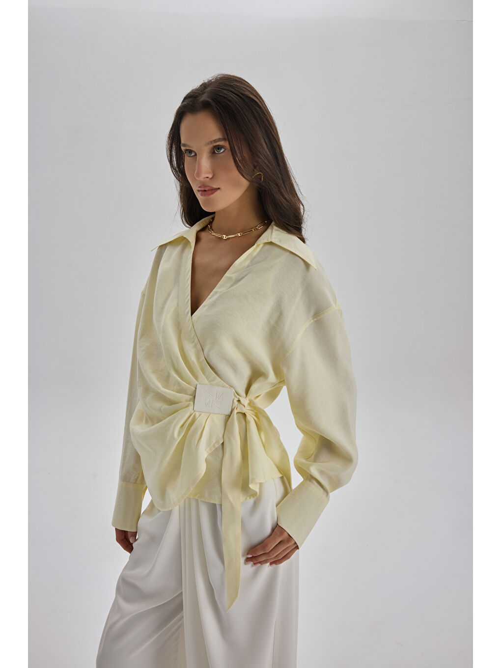 Asteria Bağlama Detay Sarı Dökümlü Gömlek-2