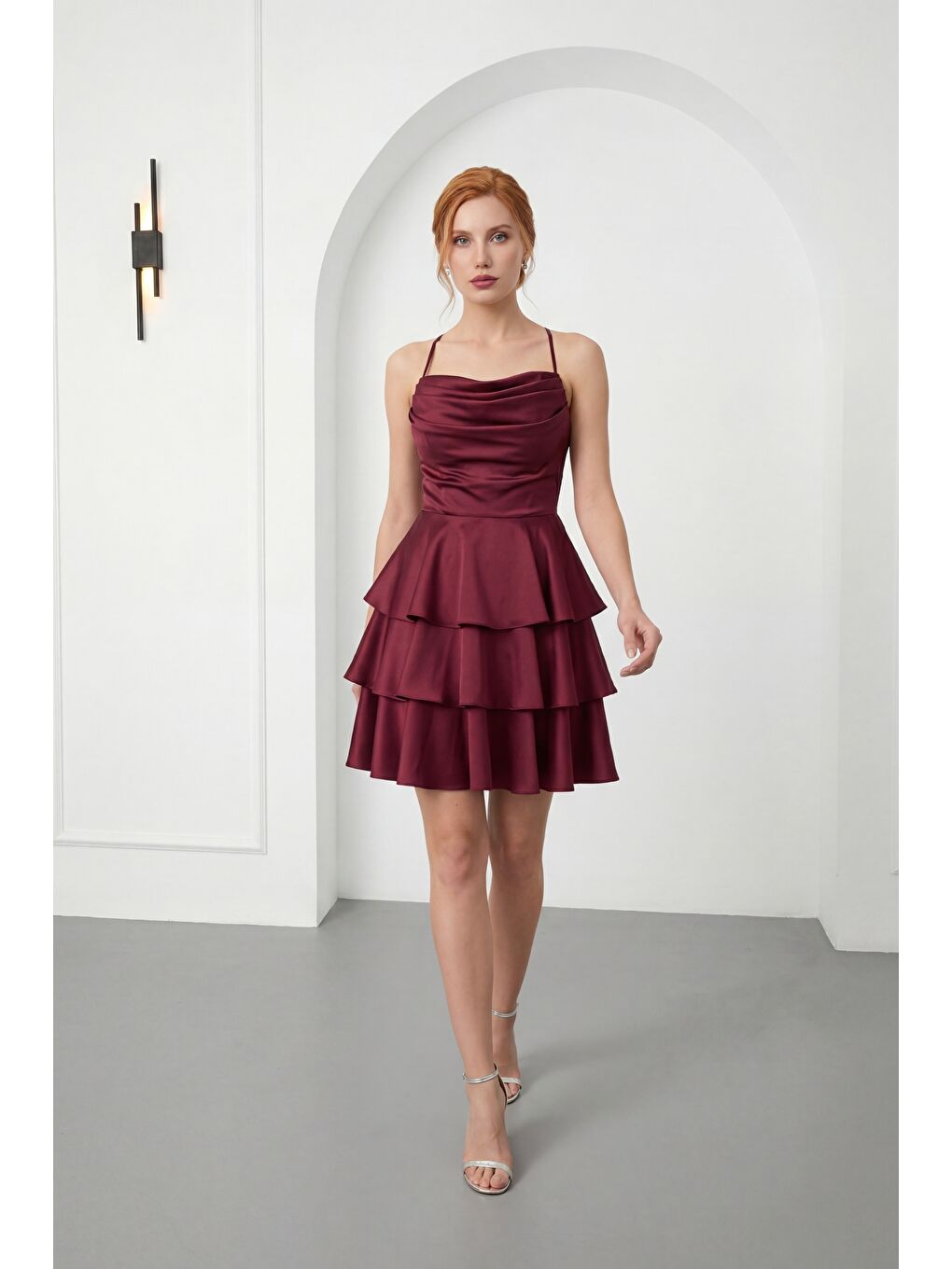 Kadın Bordo İnce Askılı Degaje Yaka Mini Saten Mezuniyet Abiye Elbise
