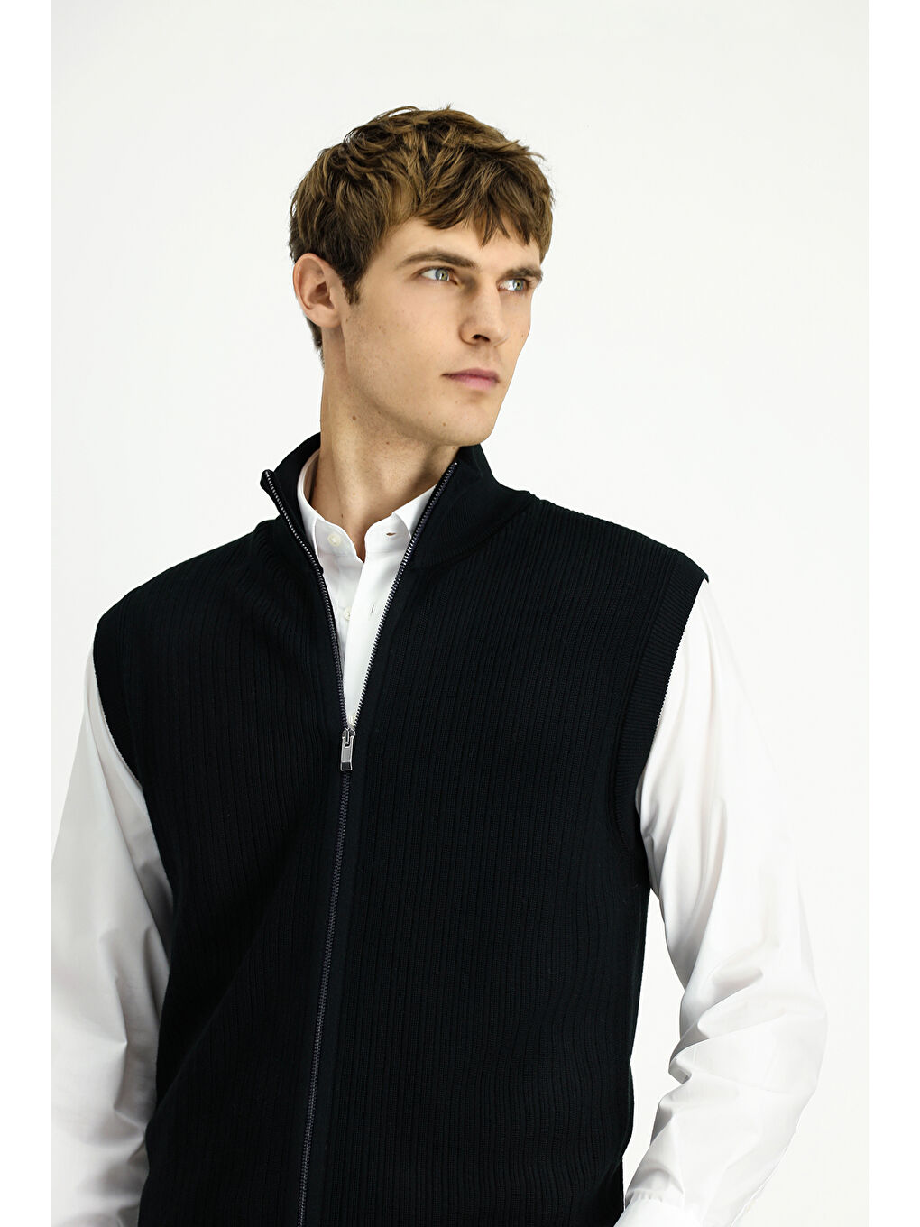 Siyah Desenli Fermuarlı Yünlü Triko Yelek-4