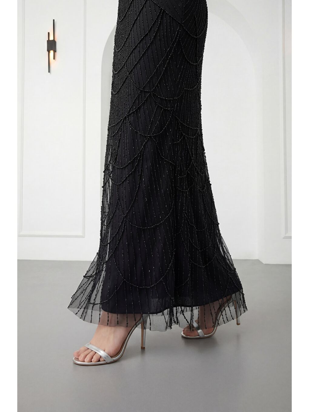 Kadın Siyah Kayık Yaka Çiçek Detaylı Uzun Taşlı Abiye Elbise-3