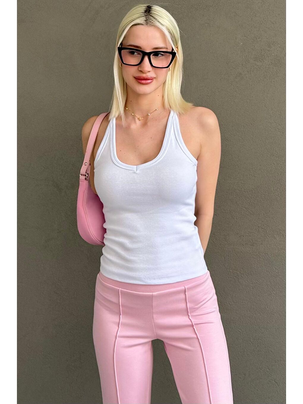 Beyaz Basic Vücuda Oturan Kolsuz Kadın Atlet Mg2639-2