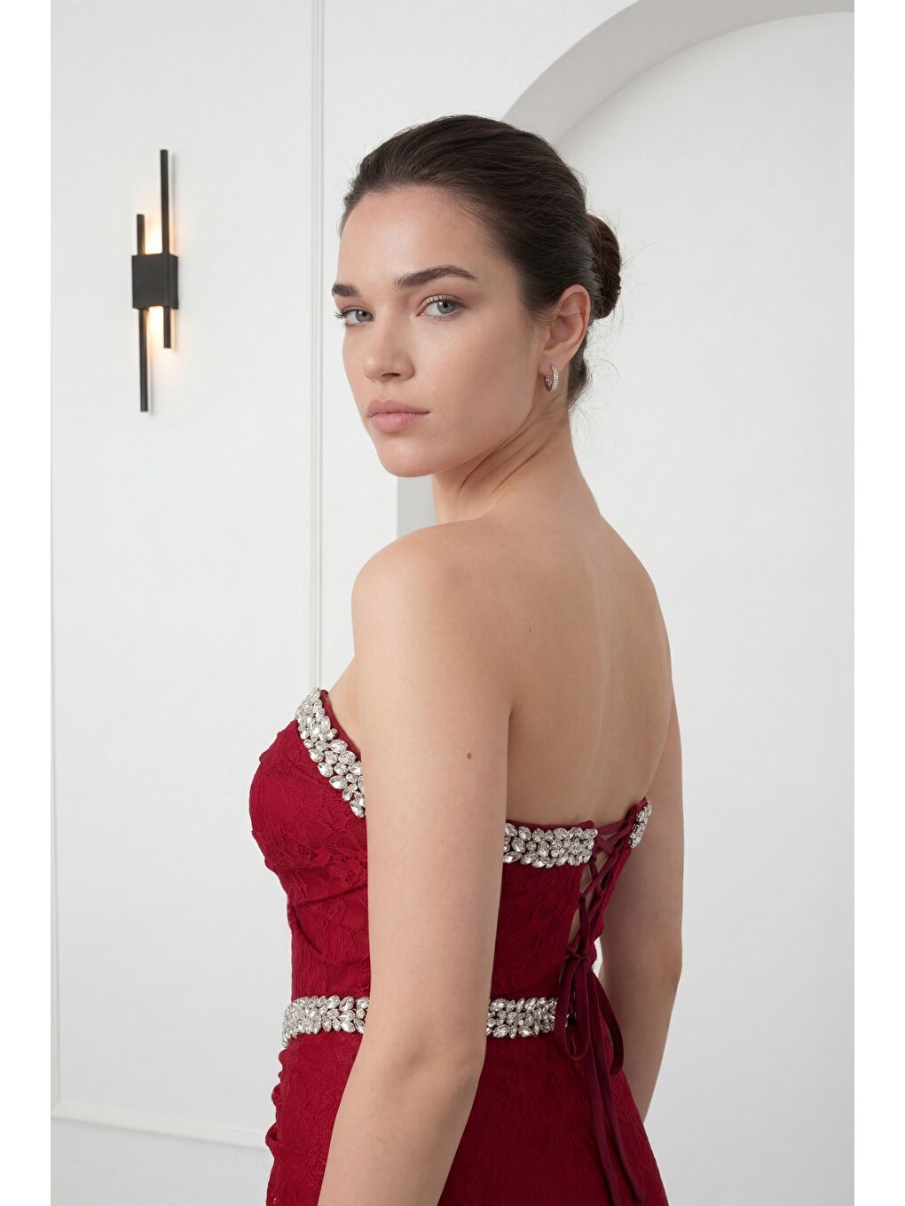 Kadın Bordo Straplez Yaka Dantel Detay Taşlı Uzun Abiye Elbise-2