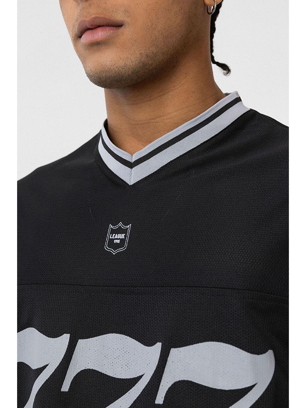 Oversize V Yaka Forma Tişört Siyah-4