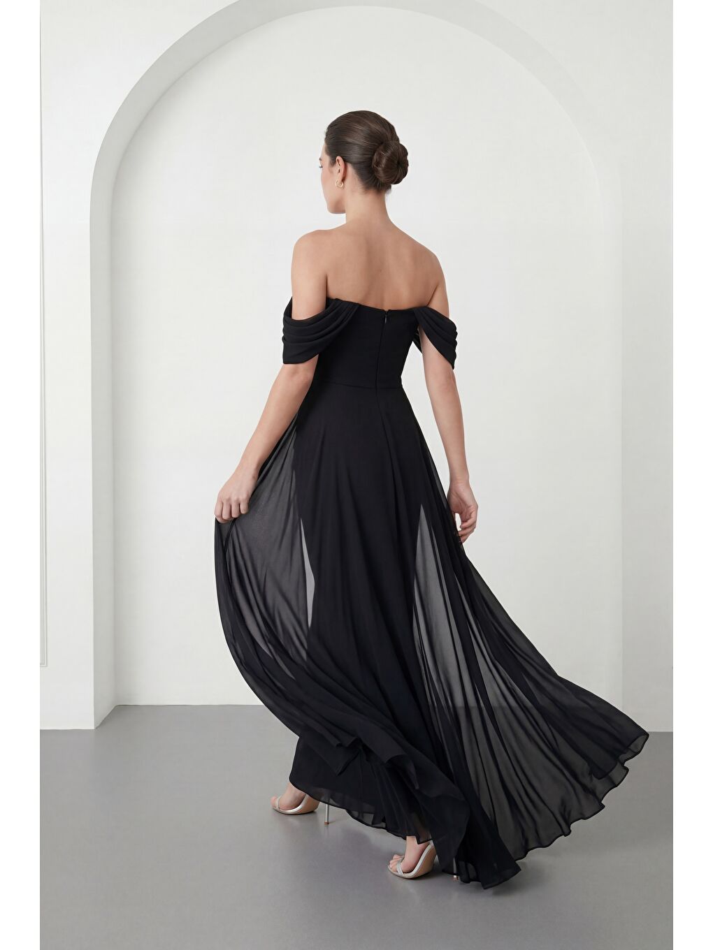 Kadın Siyah Kayık Yaka Kuyruklu Uzun Şifon Abiye Elbise-5