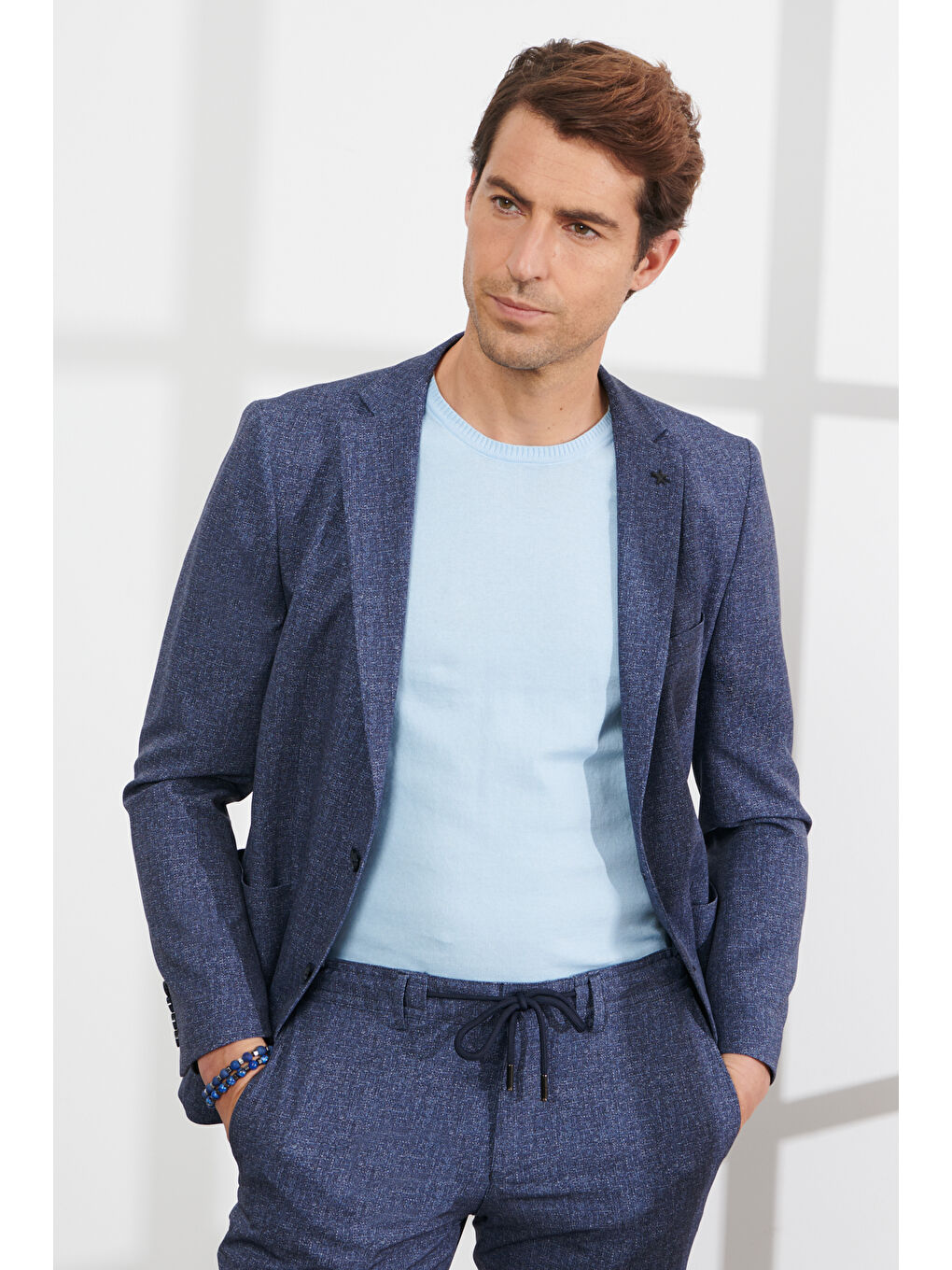 Erkek Lacivert-Beyaz Slim Fit Dar Kesim Mono Yaka Seyahat Çantalı Desenli Takım Elbise-3