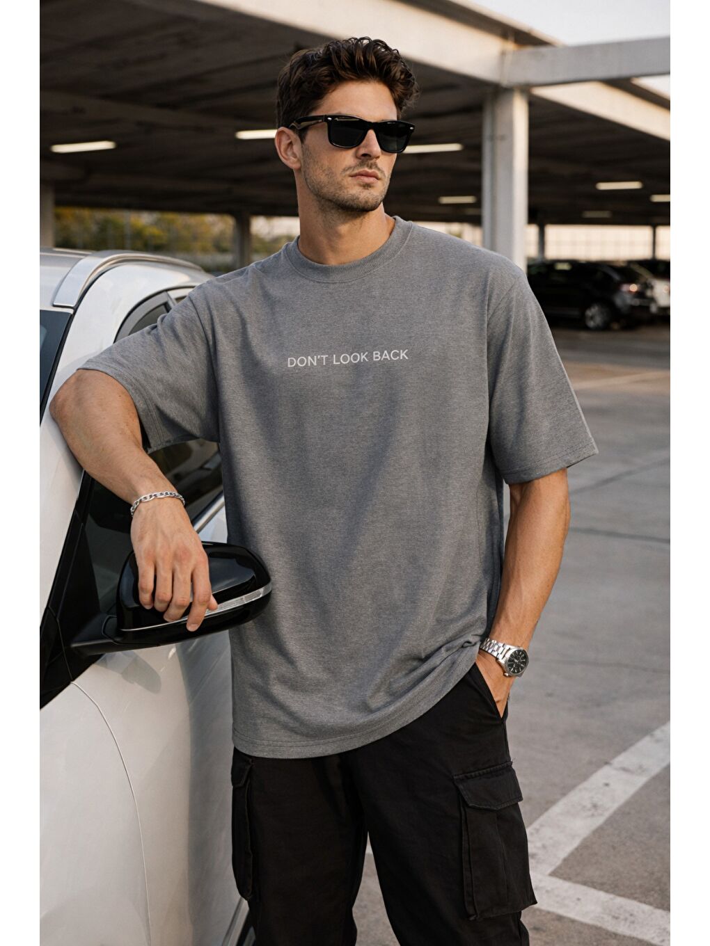 Gri Erkek Oversize Tişört – Minimal “Don’t Look Back” Detaylı Basic-1